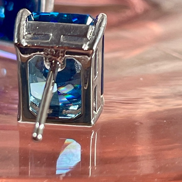 7.58 CARAT TANZANITE Silver 925 Earrings. Earth mined in Tanzania - Picture 7 of 17